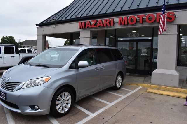 2012 Toyota Sienna 5dr 7-Passenger Van V6 XLE AWD - 23085660 - 7