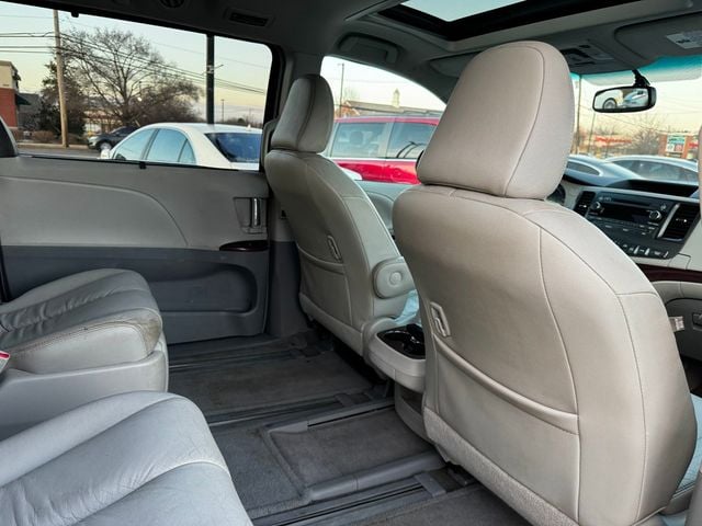 2012 Toyota Sienna 5dr 7-Passenger Van V6 XLE AWD - 22977602 - 17