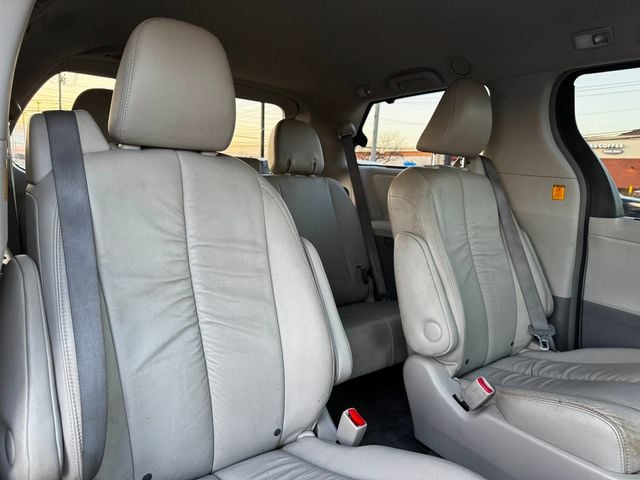 2012 Toyota Sienna 5dr 7-Passenger Van V6 XLE AWD - 22977602 - 18