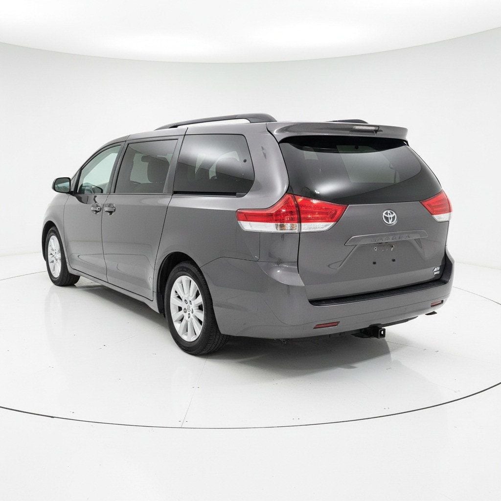 2012 Toyota Sienna 5dr 7-Passenger Van V6 XLE AWD - 22977602 - 1