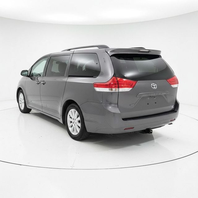 2012 Toyota Sienna 5dr 7-Passenger Van V6 XLE AWD - 22977602 - 1