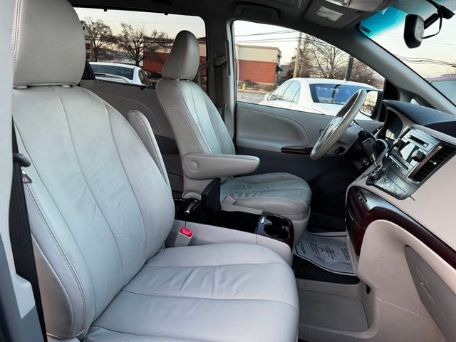 2012 Toyota Sienna 5dr 7-Passenger Van V6 XLE AWD - 22977602 - 21
