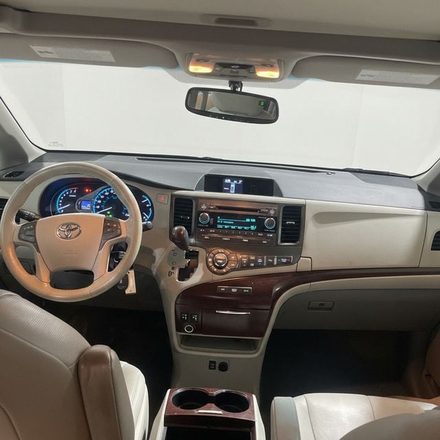 2012 Toyota Sienna 5dr 7-Passenger Van V6 XLE AWD - 22977602 - 2