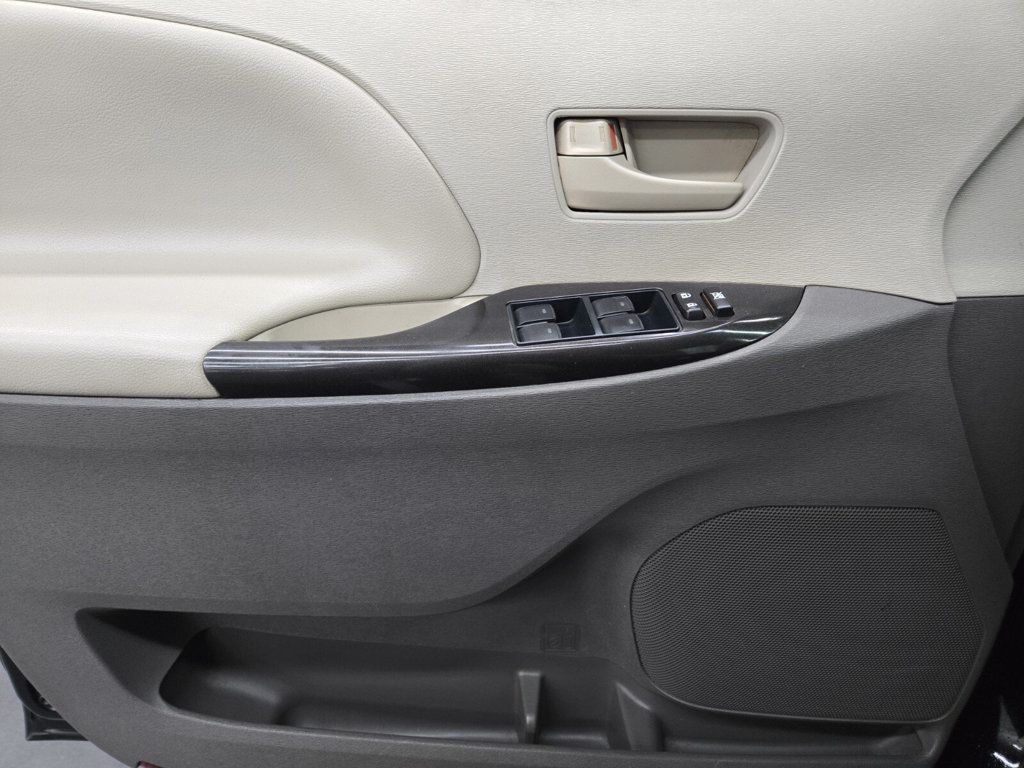 2012 Toyota Sienna 5dr 8-Passenger Van I4 LE FWD - 22960148 - 14