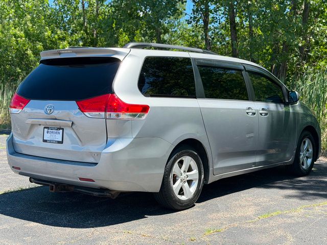 2012 Toyota Sienna 5dr 8-Passenger Van V6 LE FWD - 23040055 - 11