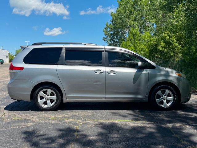 2012 Toyota Sienna 5dr 8-Passenger Van V6 LE FWD - 23040055 - 12