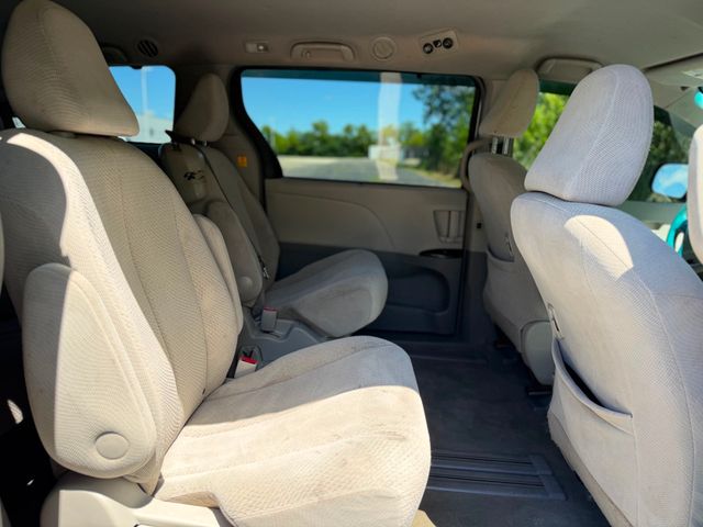 2012 Toyota Sienna 5dr 8-Passenger Van V6 LE FWD - 23040055 - 18