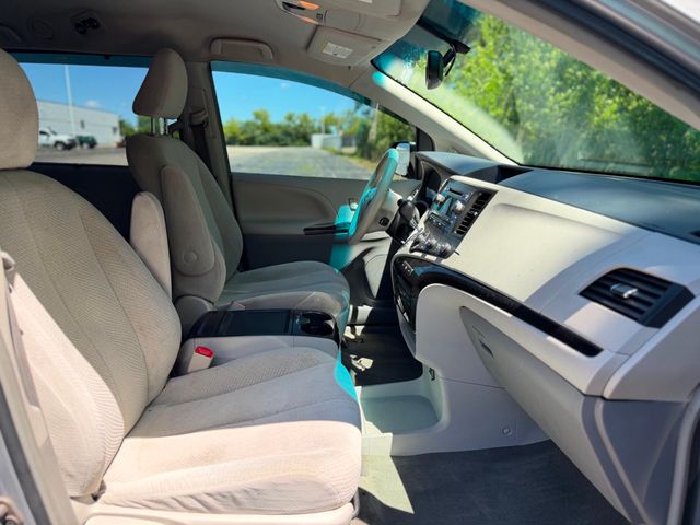 2012 Toyota Sienna 5dr 8-Passenger Van V6 LE FWD - 23040055 - 19
