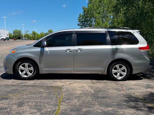2012 Toyota Sienna 5dr 8-Passenger Van V6 LE FWD - 23040055 - 6