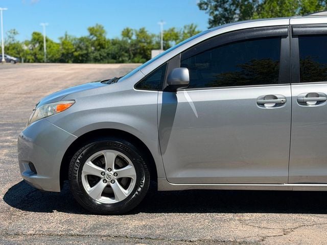 2012 Toyota Sienna 5dr 8-Passenger Van V6 LE FWD - 23040055 - 7
