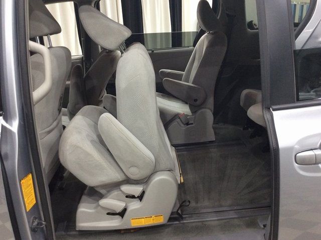 2012 Toyota Sienna 5dr 8-Passenger Van V6 LE FWD - 22354803 - 23
