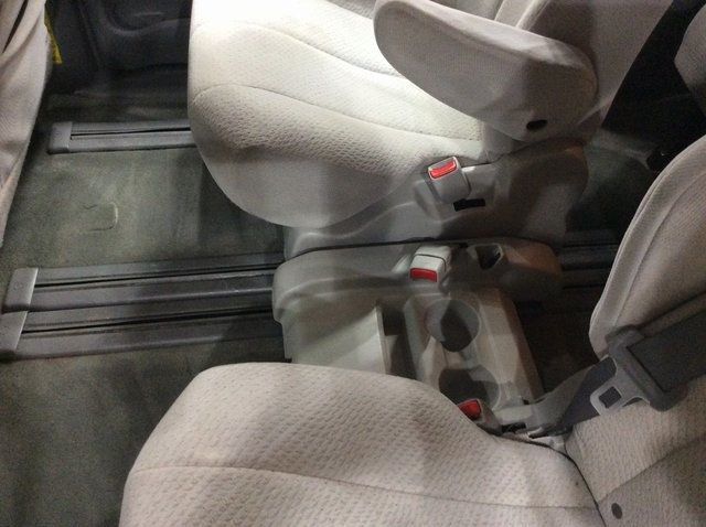 2012 Toyota Sienna 5dr 8-Passenger Van V6 LE FWD - 22354803 - 24