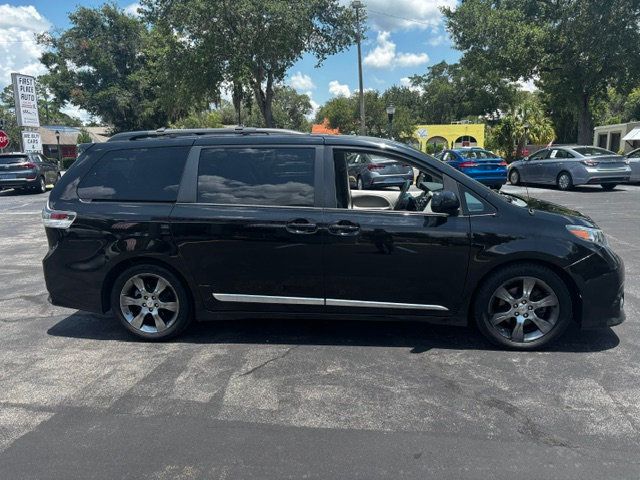 2012 Toyota Sienna 5dr 8-Passenger Van V6 SE FWD - 23046559 - 10