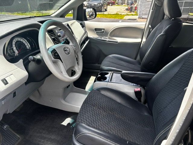2012 Toyota Sienna 5dr 8-Passenger Van V6 SE FWD - 23046559 - 5
