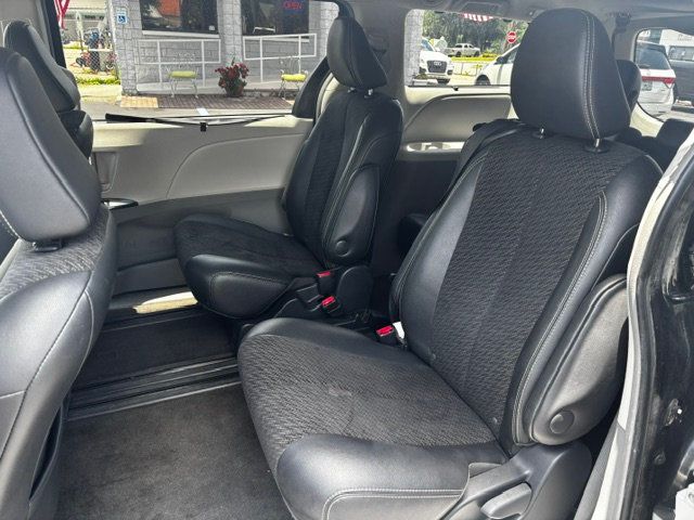 2012 Toyota Sienna 5dr 8-Passenger Van V6 SE FWD - 23046559 - 6