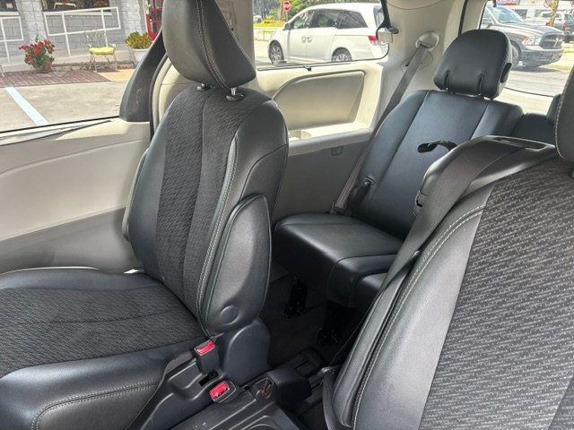 2012 Toyota Sienna 5dr 8-Passenger Van V6 SE FWD - 23046559 - 8