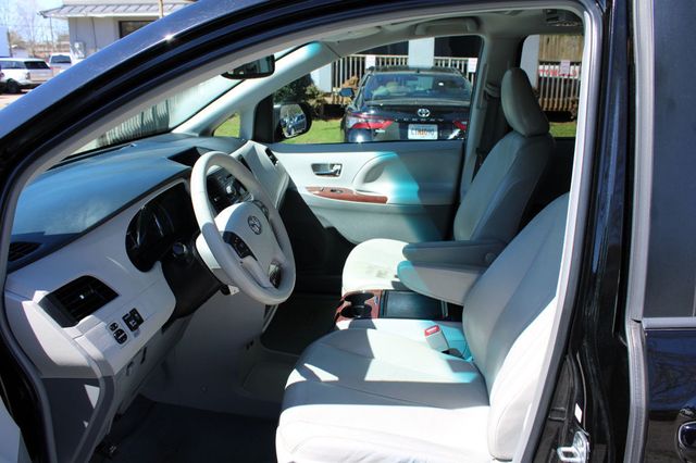 2012 Toyota Sienna 5dr 8-Passenger Van V6 XLE FWD - 22997958 - 11