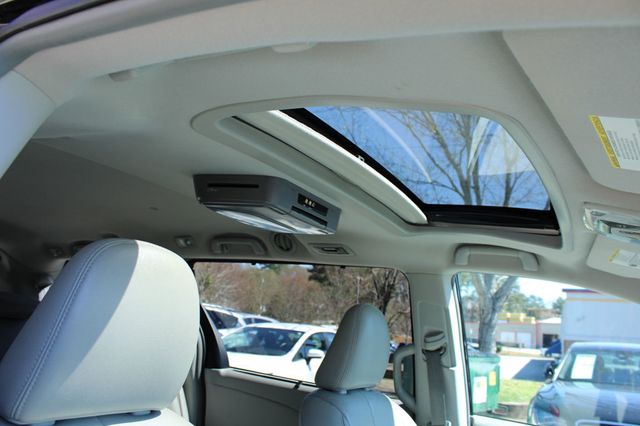 2012 Toyota Sienna 5dr 8-Passenger Van V6 XLE FWD - 22997958 - 13