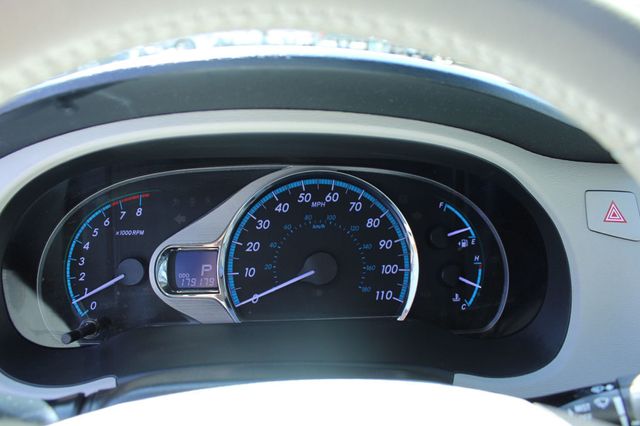 2012 Toyota Sienna 5dr 8-Passenger Van V6 XLE FWD - 22997958 - 16