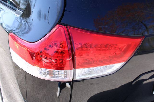 2012 Toyota Sienna 5dr 8-Passenger Van V6 XLE FWD - 22997958 - 22