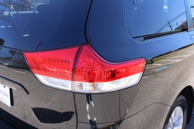 2012 Toyota Sienna 5dr 8-Passenger Van V6 XLE FWD - 22997958 - 23