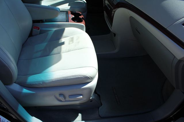 2012 Toyota Sienna 5dr 8-Passenger Van V6 XLE FWD - 22997958 - 26