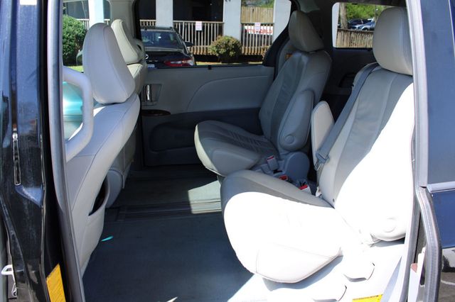 2012 Toyota Sienna 5dr 8-Passenger Van V6 XLE FWD - 22997958 - 27