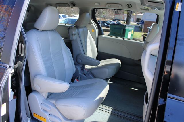 2012 Toyota Sienna 5dr 8-Passenger Van V6 XLE FWD - 22997958 - 28