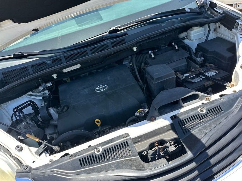 2012 Toyota Sienna Base - 23042291 - 19