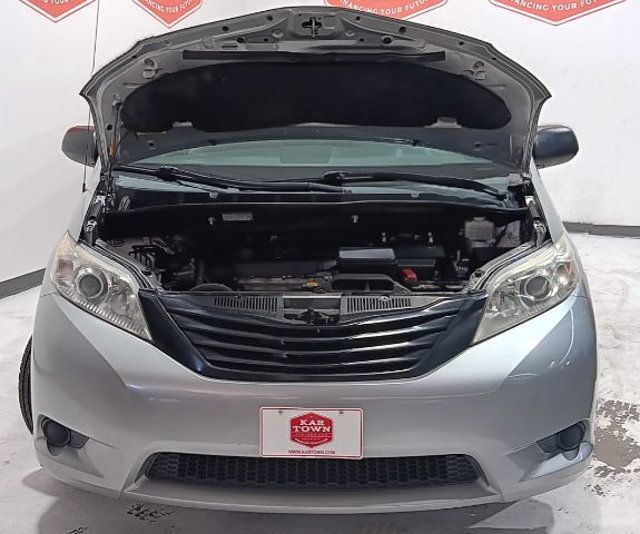 2012 Toyota Sienna BASE - 22911643 - 2