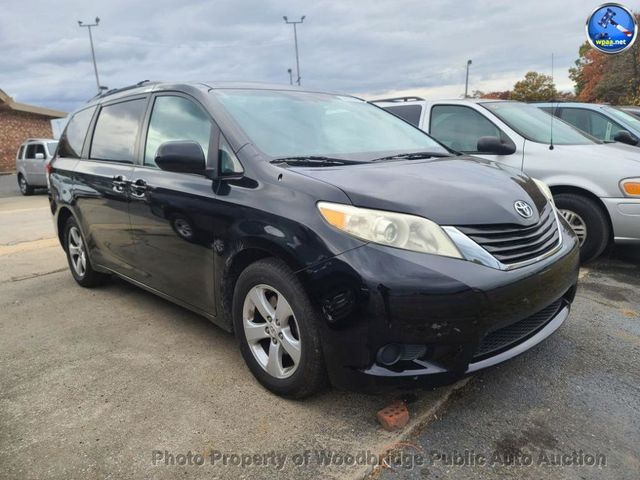 2012 Toyota Sienna LE - 22936501 - 1