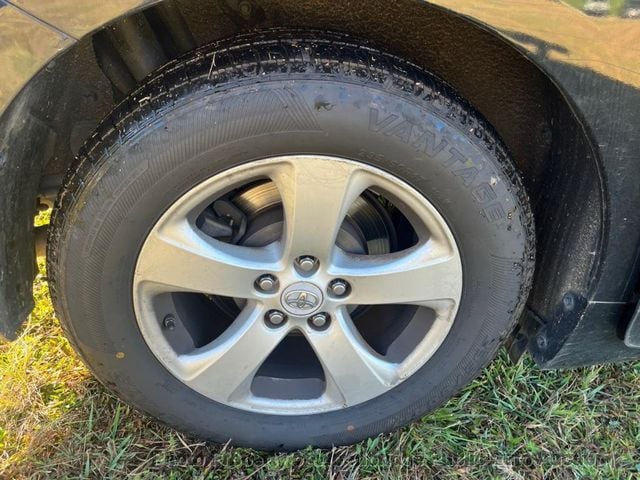 2012 Toyota Sienna LE - 22936501 - 28