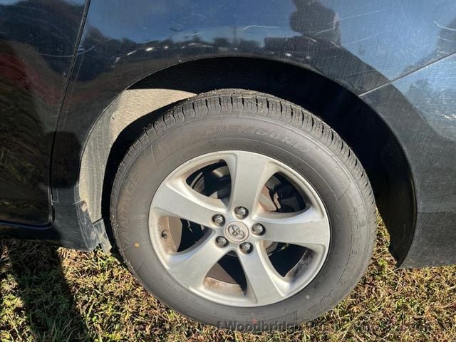 2012 Toyota Sienna LE - 22936501 - 29