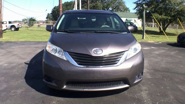 2012 Toyota Sienna LE - 22637338 - 2