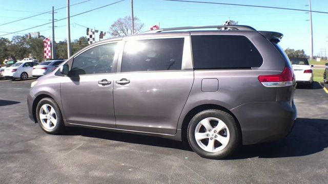 2012 Toyota Sienna LE - 22637338 - 5