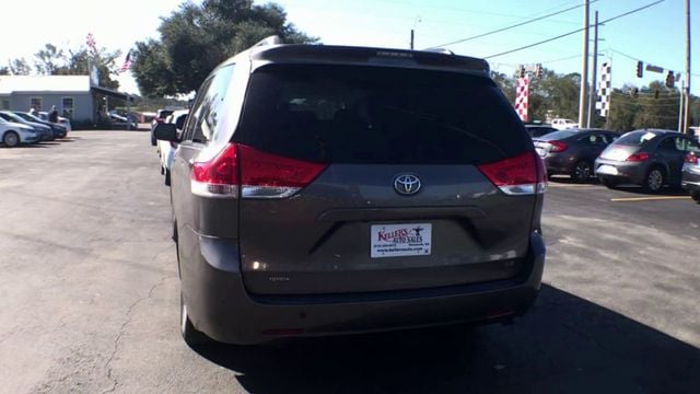 2012 Toyota Sienna LE - 22637338 - 6