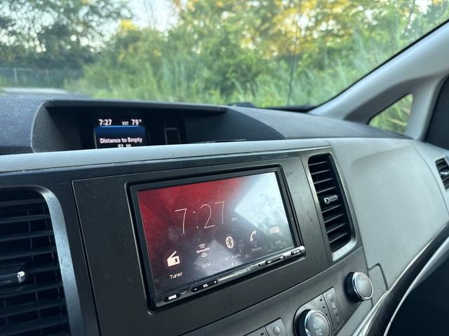 2012 Toyota Sienna LE - 23060036 - 14