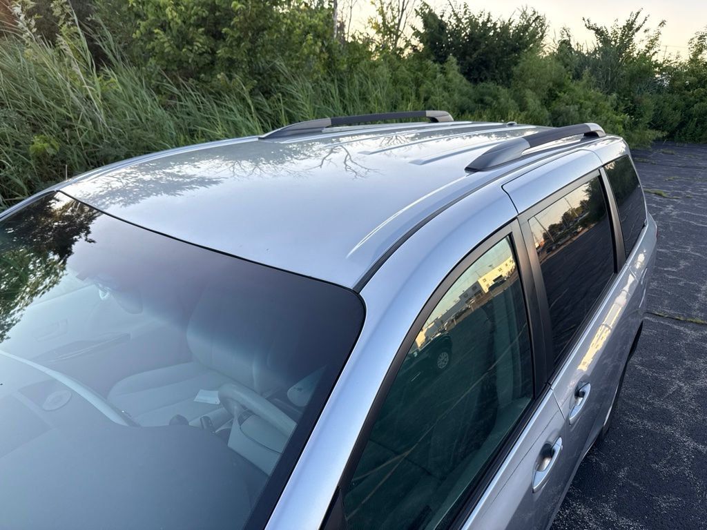 2012 Toyota Sienna LE - 23060036 - 3