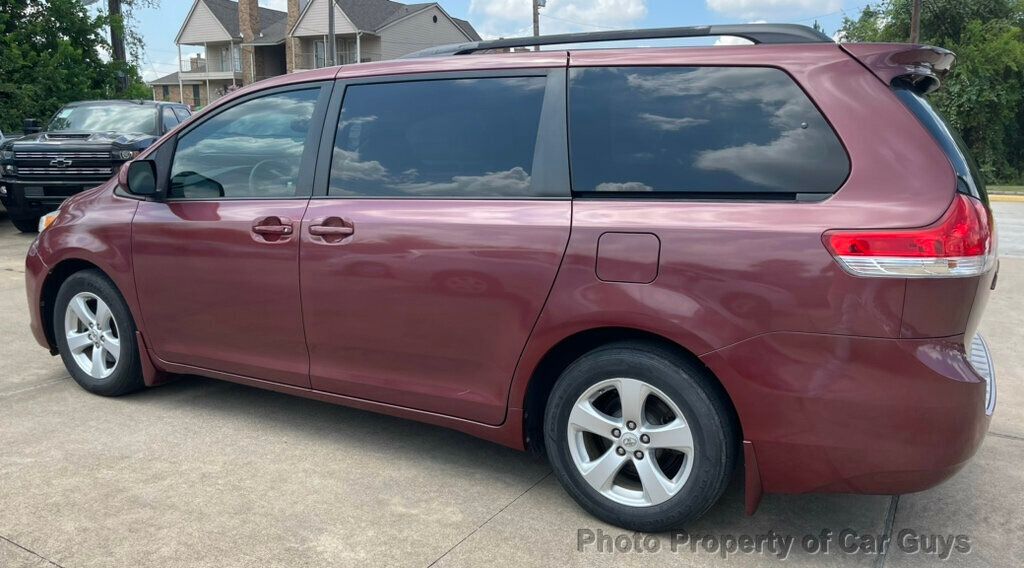 2012 Toyota Sienna LE 7 Pass  V6 - 22550595 - 9