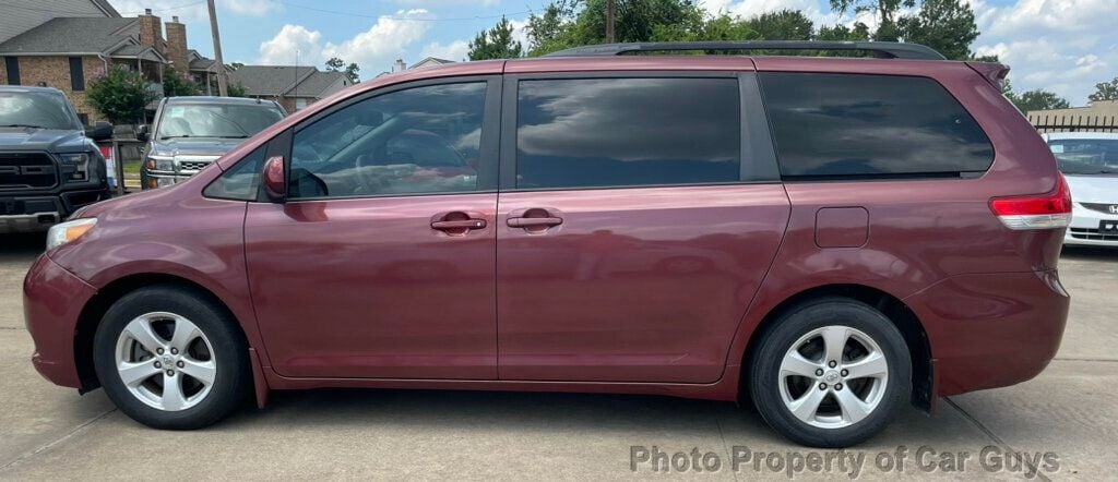 2012 Toyota Sienna LE 7 Pass  V6 - 22550595 - 10