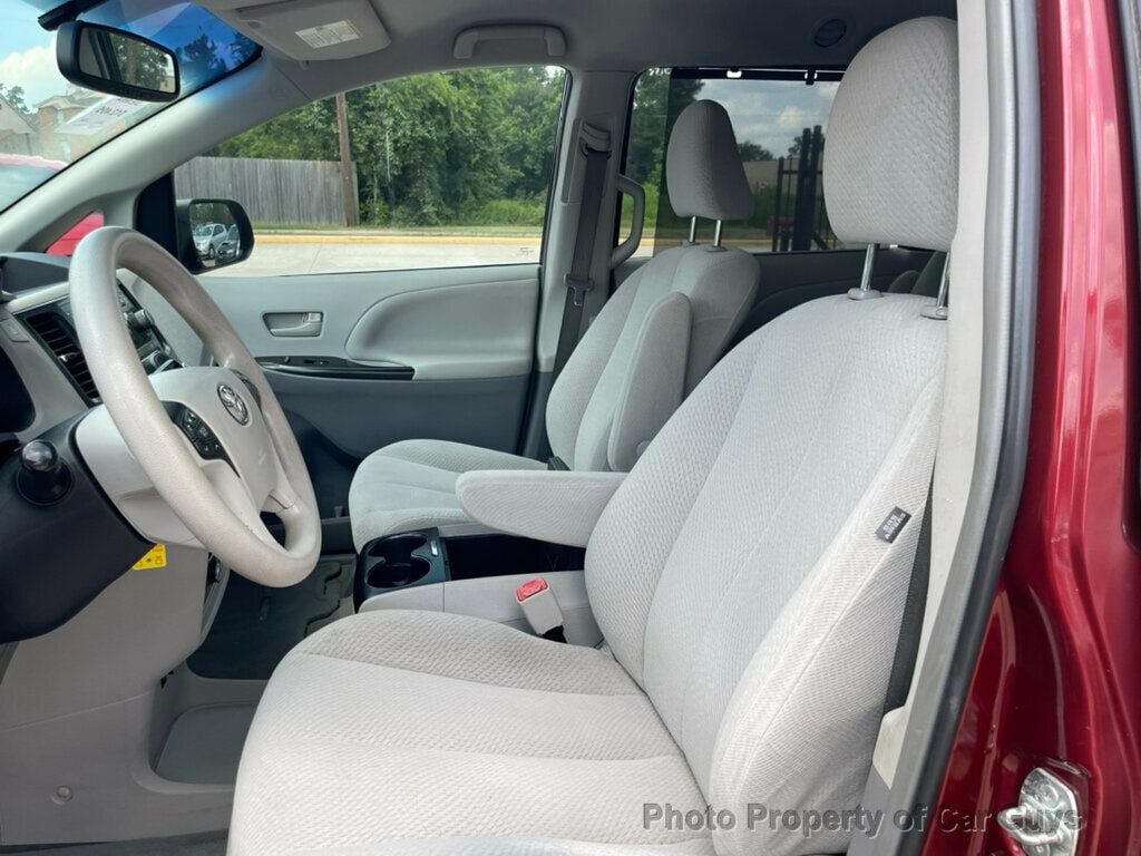 2012 Toyota Sienna LE 7 Pass  V6 - 22550595 - 15