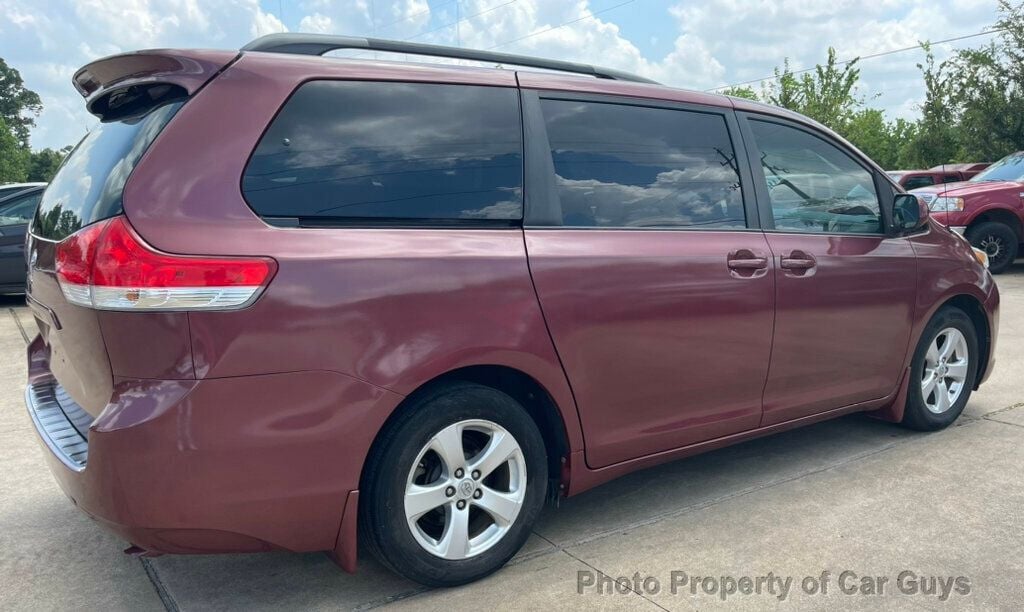 2012 Toyota Sienna LE 7 Pass  V6 - 22550595 - 5