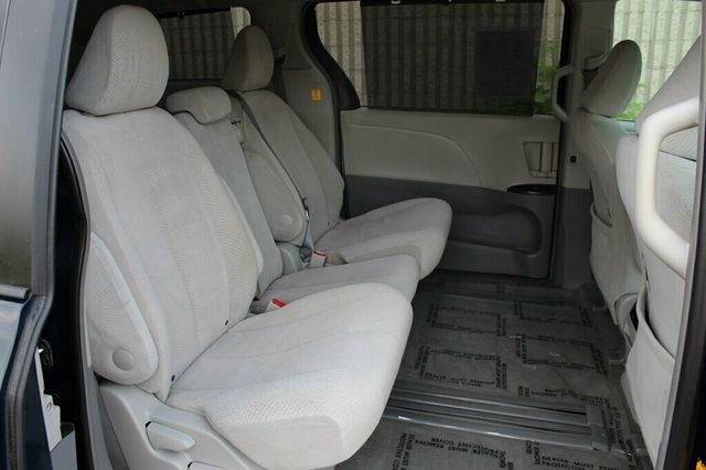 2012 Toyota Sienna LE 8 PASSENGER - 23020955 - 9