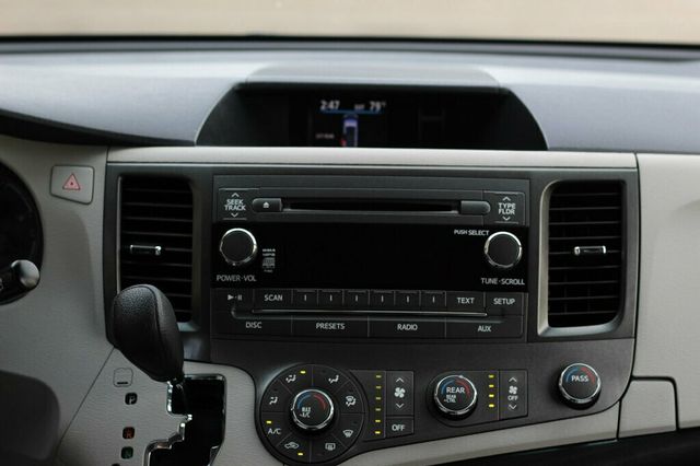 2012 Toyota Sienna LE 8 PASSENGER - 23020955 - 13
