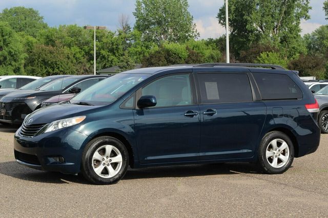 2012 Toyota Sienna LE 8 PASSENGER - 23020955 - 17