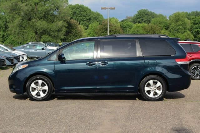 2012 Toyota Sienna LE 8 PASSENGER - 23020955 - 18