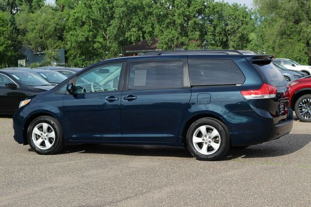 2012 Toyota Sienna LE 8 PASSENGER - 23020955 - 19