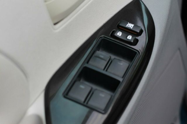 2012 Toyota Sienna LE 8 PASSENGER - 23020955 - 21