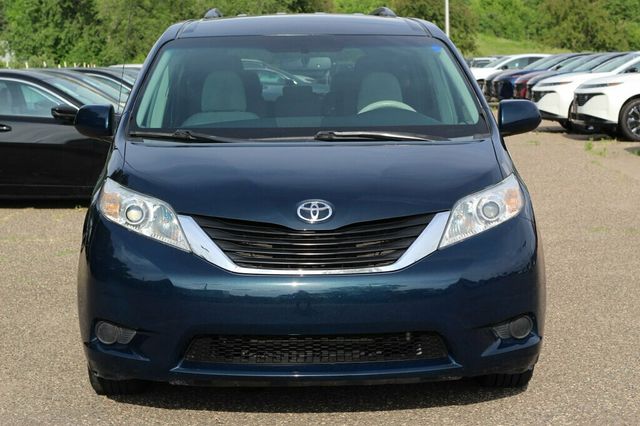 2012 Toyota Sienna LE 8 PASSENGER - 23020955 - 3