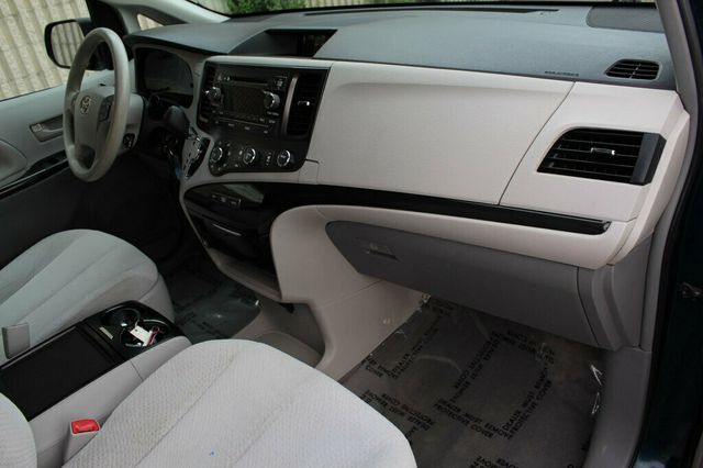 2012 Toyota Sienna LE 8 PASSENGER - 23020955 - 8